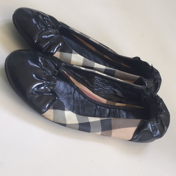 Burberry Flats - Picture 6 of 11